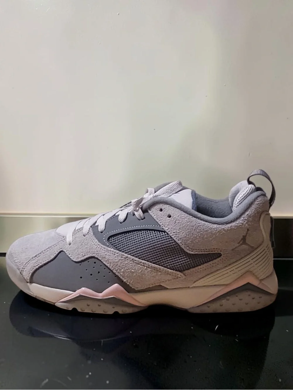 Jordan Men's Low-Top Sneaker in Light Gray and Pink